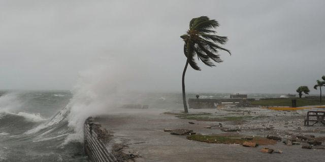 Ο τυφώνας Melissa “θερίζει” την Καραϊβική – Κατάσταση συναγερμού στην Κούβα