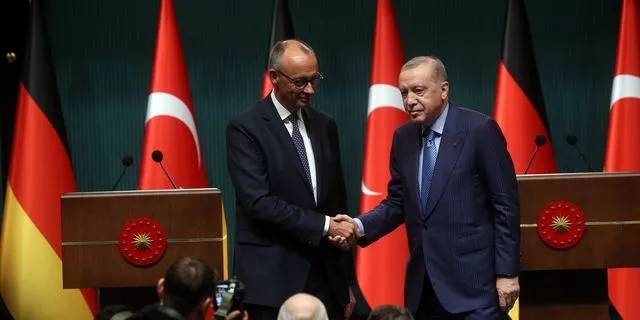 Ταγίπ Ερντογάν και Φρίντριχ Μερτς