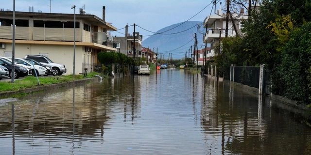 Κακοκαιρία: Εικόνες χάους στο Μεσολόγγι – Κλειστά τα σχολεία