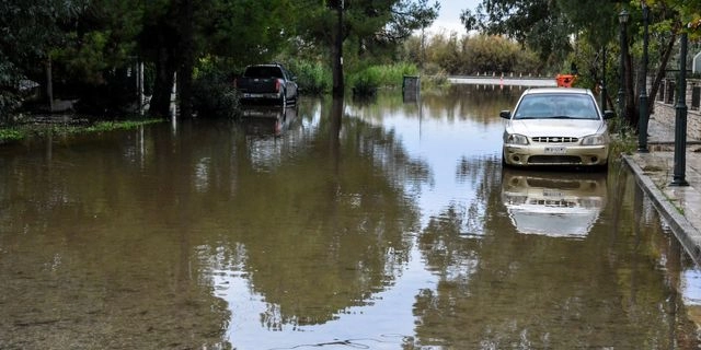 Μεσολόγγι: Ξυλοκοπήθηκε εργαζόμενος ενώ επιχειρούσε στις πλημμύρες