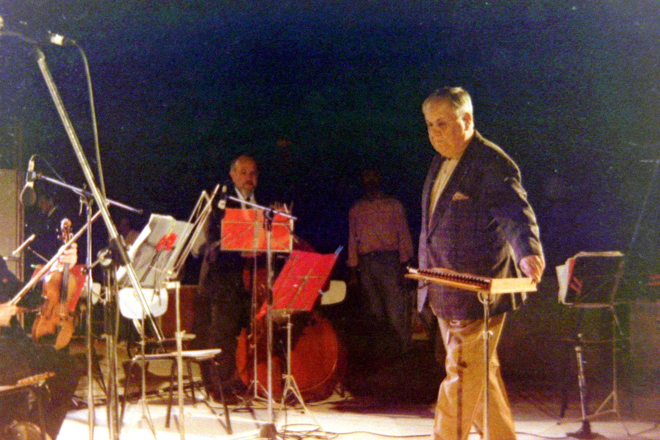 Μάνος Χατζιδάκις