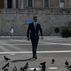 Ο Κυριάκος Μητσοτάκης στον χώρο μπροστά από το μνημείο του Αγνώστου Στρατιώτη
