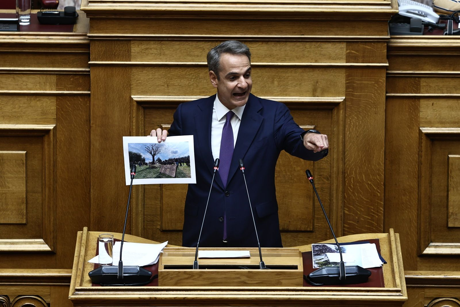Ο Κυριάκος Μητοστάκης στο βήμα της Βουλής