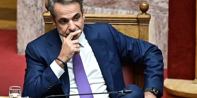 O Κυριάκος Μητσοτάκης στα έδρανα της Βουλής