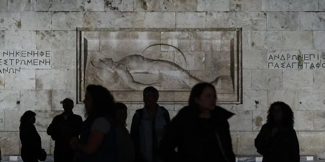 Σε ποιον ανήκει το Μνημείο του Άγνωστου Στρατιώτη;