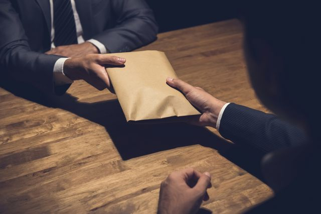 Aκατάσχετος λογαριασμός: Τι πρέπει να γνωρίζουν οι οφειλέτες