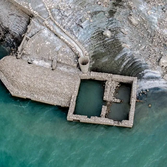 Χαμηλή η στάθμη του νερού στη λίμνη του Μόρνου