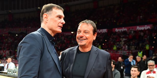 Ολυμπιακός – Παναθηναϊκός: Ασπασμός και θερμή χειραψία Μπαρτζώκα και Αταμάν πριν από το ντέρμπι