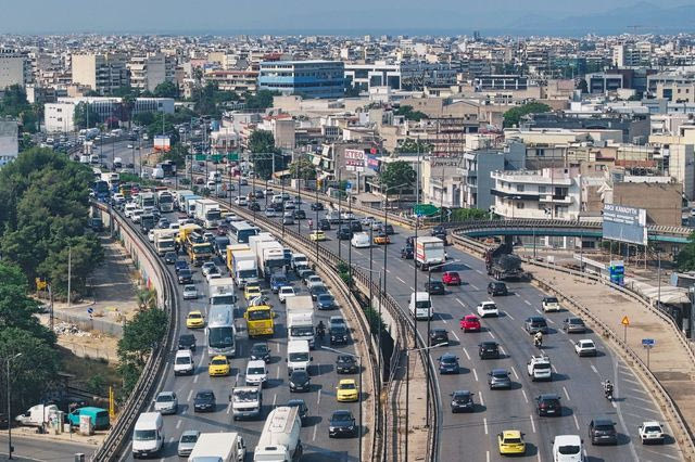 Κίνηση στους δρόμους: Στο “κόκκινο” ο Κηφισός – Καθυστερήσεις στην Αττική Οδό