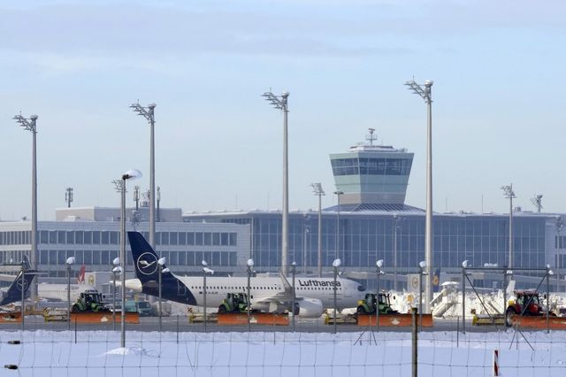 Μόναχο: Σταδιακή επαναλειτουργία του αεροδρομίου μετά τη διακοπή λόγω drones