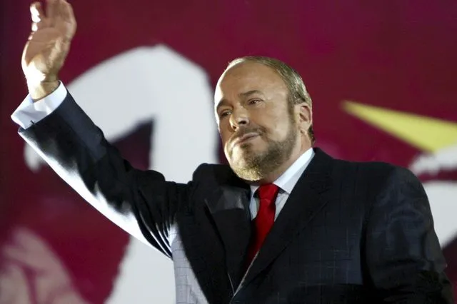 Πέθανε ο πρώην πρωθυπουργός της Αλβανίας, Φάτος Νάνο