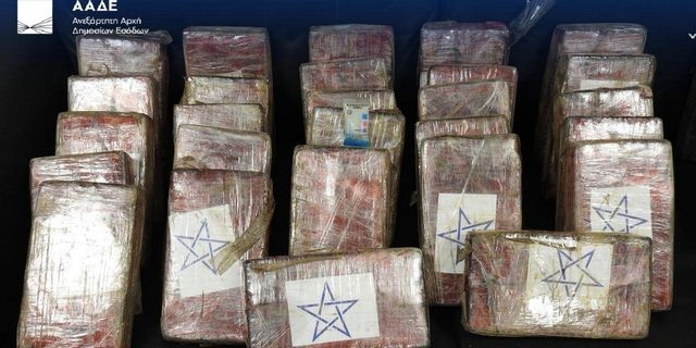 Ναρκωτικά σε κοντέινερ στον Πειραιά