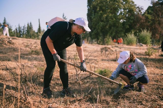 Η ομάδα της Nova πραγματοποίησε νέα περιβαλλοντική εθελοντική δράση στην Ιερά Μονή Πεντέλης
