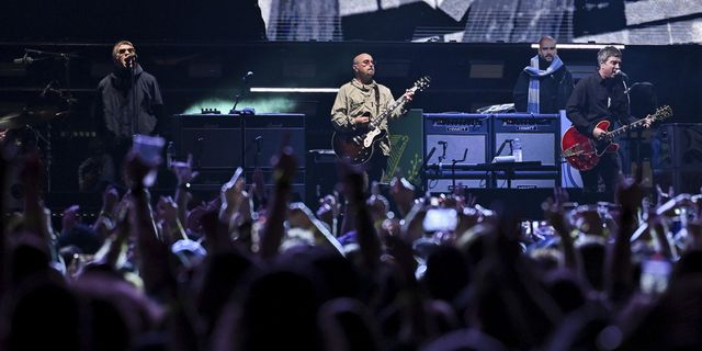 Oasis: Ο κιθαρίστας Paul Arthurs αποχωρεί προσωρινά από την περιοδεία επανένωσης