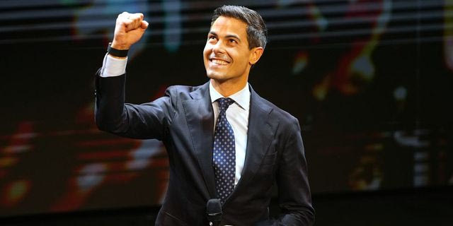 Ολλανδία: Ποιος είναι ο Ρομπ Γιέτεν που φλερτάρει με τον πρωθυπουργικό θώκο