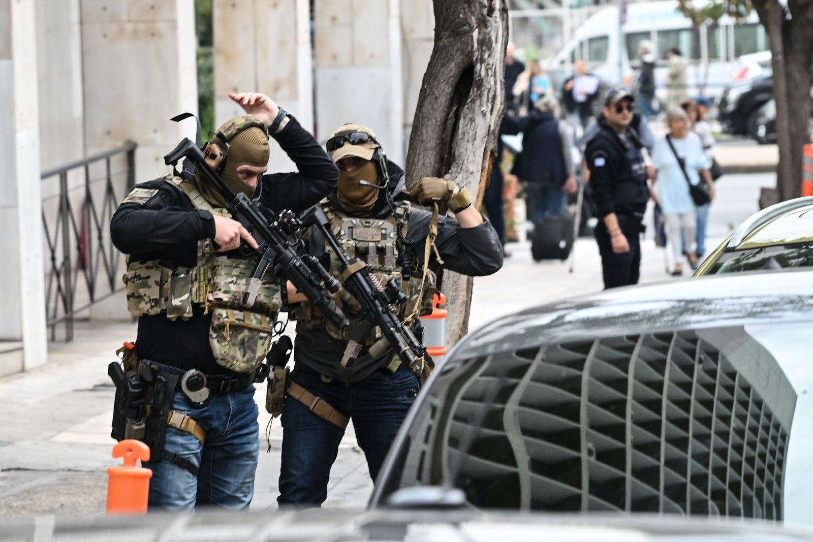 Μεταγωγή στη ΓΑΔΑ των συλληφθέντων για την υπόθεση του ΟΠΕΚΕΠΕ