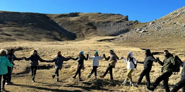 Οι παραδοσιακοί χοροί είναι για όλες, όλους και όλα