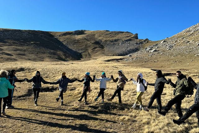 Οι παραδοσιακοί χοροί είναι για όλες, όλους και όλα