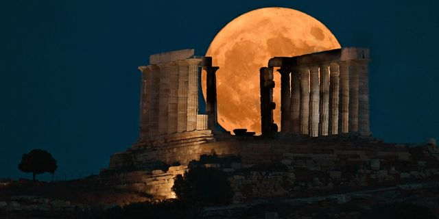 Πανσέληνος στο Σούνιο (φωτογραφία αρχείου)