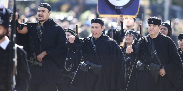 Στιγμιότυπο από τη συμμετοχή της Ελληνικής Ορθόδοξης Νεολαίας στην παρέλαση της Θεσσαλονίκης