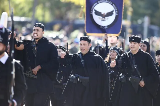 Στιγμιότυπο από τη συμμετοχή της Ελληνικής Ορθόδοξης Νεολαίας στην παρέλαση της Θεσσαλονίκης