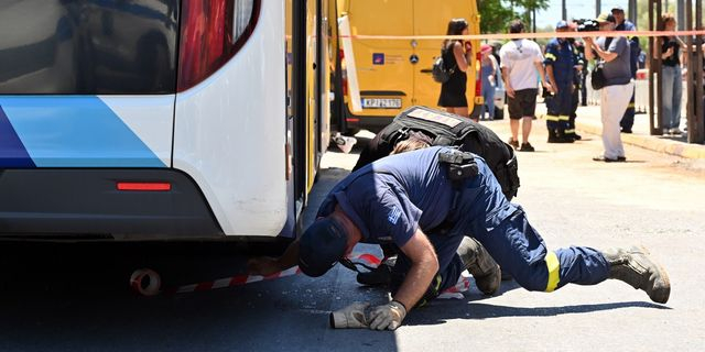 Κορωπί: Ταυτοποιήθηκαν νεαροί ανάμεσά τους και ανήλικοι που πέταξαν πέτρες σε λεωφορείο