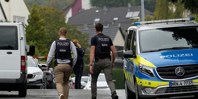 Γερμανία: Τι ερευνούν οι Αρχές για την άγρια επίθεση με μαχαίρι στη δήμαρχο του Χέρντεκε