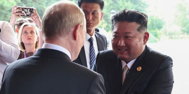 Βλαντιμιρ Πούτιν και Κιμ Γιονγκ Ουν