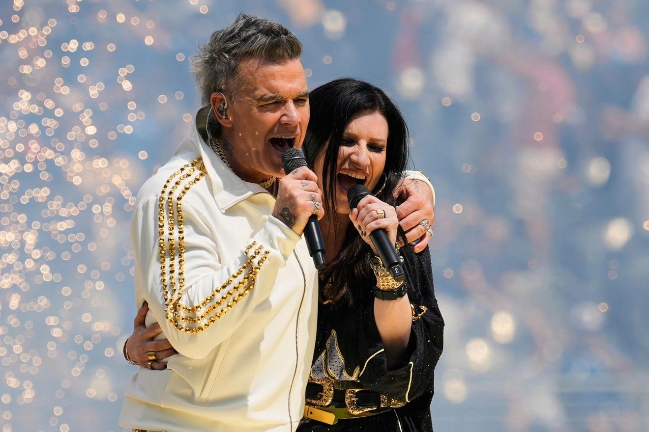 Ο Robbie Williams και η Laura Pausini