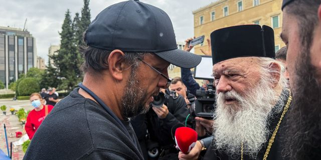 Στο πλευρό του Πάνου Ρούτσι ο Αρχιεπίσκοπος Ιερώνυμος – “Ήρθα να δω έναν άνθρωπο που υποφέρει”