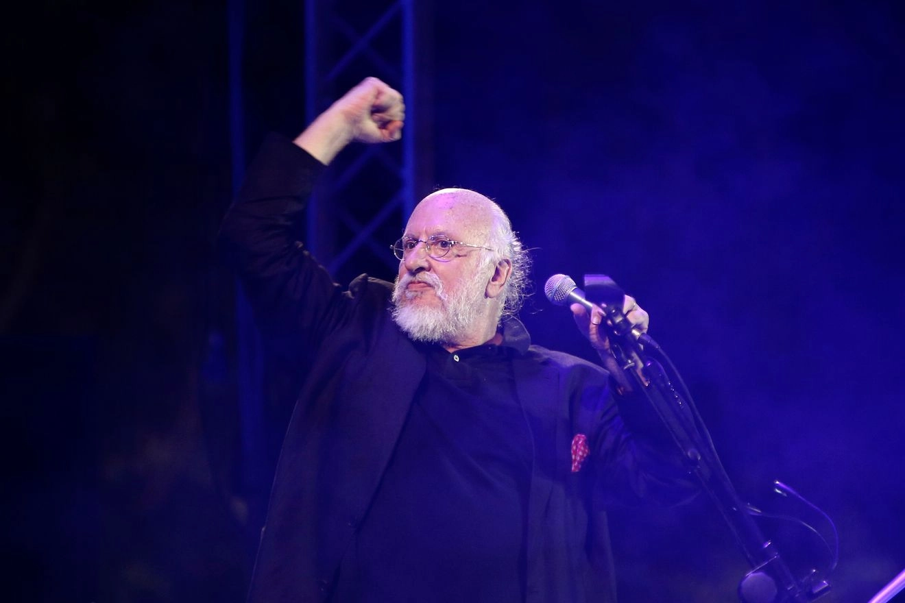 O Διονύσης Σαββόπουλος