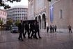 Διονύσης Σαββόπουλος: Η στιγμή που η σορός του φτάνει στη Μητρόπολη – Σε εξέλιξη το λαϊκό προσκύνημα