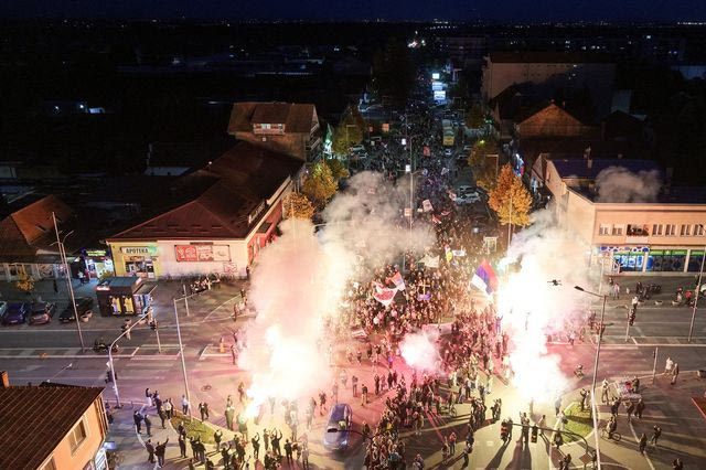 Σερβία: Χιλιάδες φοιτητές ξανά στους δρόμους, ένα χρόνο μετά την τραγωδία στο Νόβι Σαντ