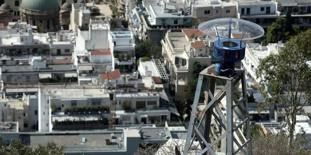 Ήχησαν σειρήνες σε όλη τη χώρα – Βίντεο