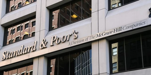 S&P: Αμετάβλητη η αξιολόγηση της Ελλάδας στο “ΒΒB” με σταθερές προοπτικές