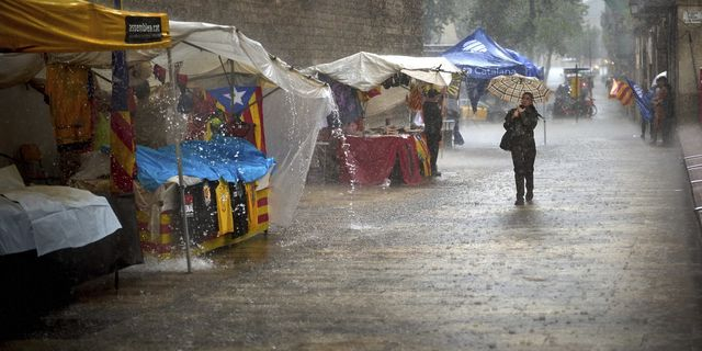 Ισπανία: Κόκκινος συναγερμός για καταρρακτώδεις βροχές στα παράλια του Αλικάντε