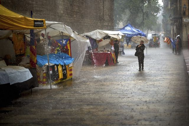 Ισπανία: Κόκκινος συναγερμός για καταρρακτώδεις βροχές στα παράλια του Αλικάντε