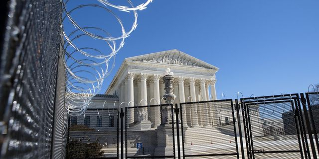Από σήμερα το Ανώτατο Δικαστήριο μπορεί να σταματήσει τον Τραμπ – Θα το κάνει;