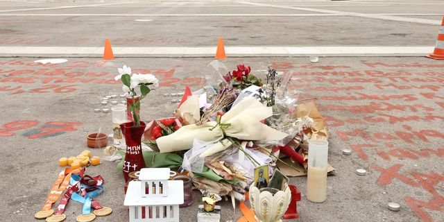 Άγνωστος Στρατιώτης: Η κυβέρνηση δεν θα σβήσει τα ονόματα των νεκρών των Τεμπών