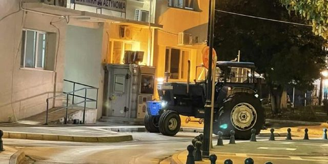 Αγρότης πήγε με τρακτέρ στο ΑΤ Πτολεμαΐδας για τον ΟΠΕΚΕΠΕ – Βρέθηκε θετικός σε αλκοτέστ