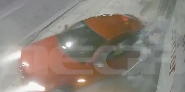 Τροχαίο στην Κηφισίας: Βίντεο ντοκουμέντο από την τρελή πορεία ΙΧ πριν πέσει σε τζαμαρία