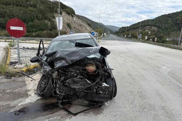 Εγνατία Οδός: Σφοδρή πλαγιομετωπική σύγκρουση ΙΧ – Δύο τραυματίες