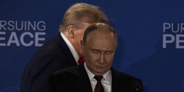 CNN: Στον “πάγο” η συνάντηση Τραμπ – Πούτιν