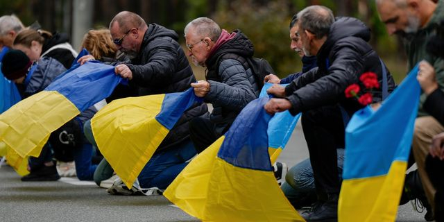 Κίεβο: Η Ρωσία παρέδωσε 1.000 σορούς Ουκρανών στρατιωτών