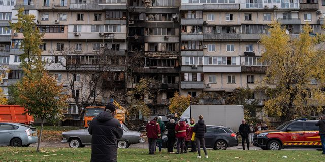 Ουκρανία: Τρεις νεκροί από ρωσικό πλήγμα στο Κίεβο – Έκκληση Ζελένσκι για νέες κυρώσεις