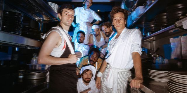 Η ΚΟΥΖΙΝΑ: Βασισμένο στο ομώνυμο έργο του Άρνολντ Γουέσκερ