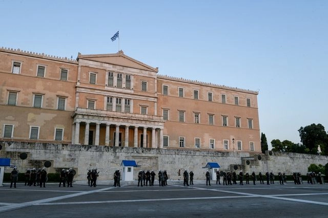 Απαγόρευση συγκέντρωσης για τον ένα χρόνο από τον θάνατο του Γιαχία Σινουάρ στο Σύνταγμα