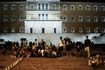 Το άτυπο μνημείο των νεκρών στα Τέμπη θα υπάρχει μέχρι να βρέξει…