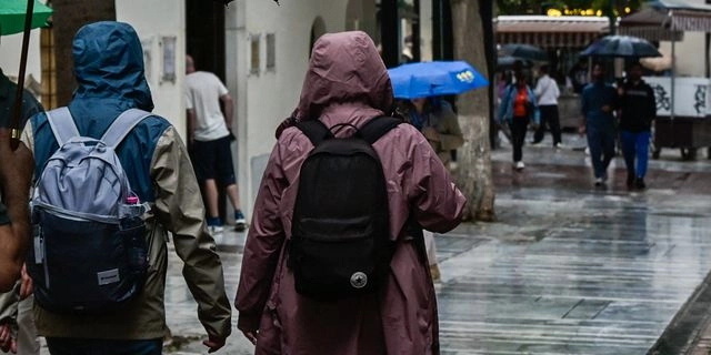 Καιρός: Βροχερό Σαββατοκύριακο – Πού θα σημειωθούν καταιγίδες