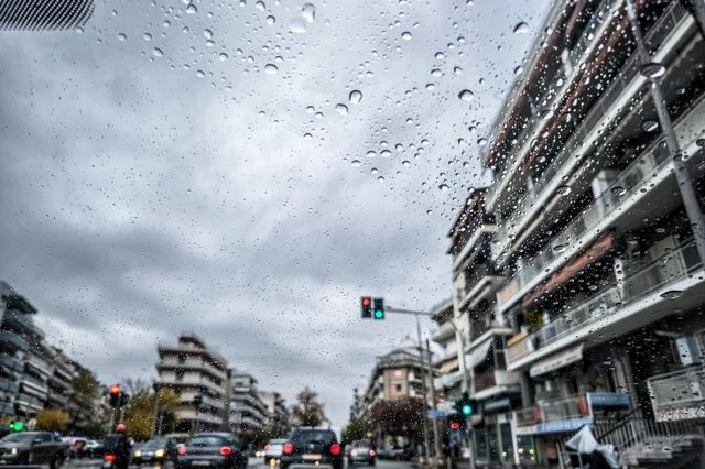 Διπλή κακοκαιρία και μετά… “μικρό καλοκαιράκι” – Η πρώτη πρόγνωση για 28η Οκτωβρίου